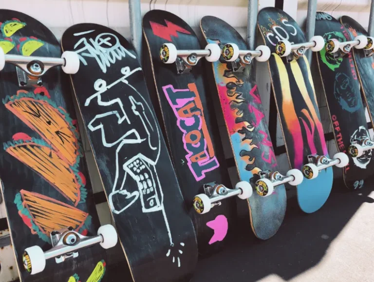 Plan your own custom skate and skateboard clothing at Aopatinthietke